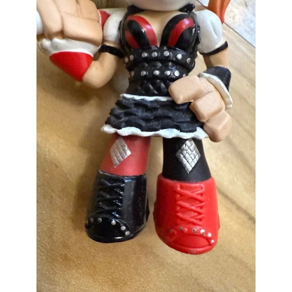 Funko Harley Quinn Vinyl Figure (2015) - Picture 3 of 8